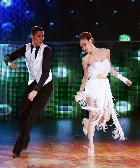 Ngân Khánh khẳng định sức quyến rũ mỗi khi bước lên sàn nhảy 