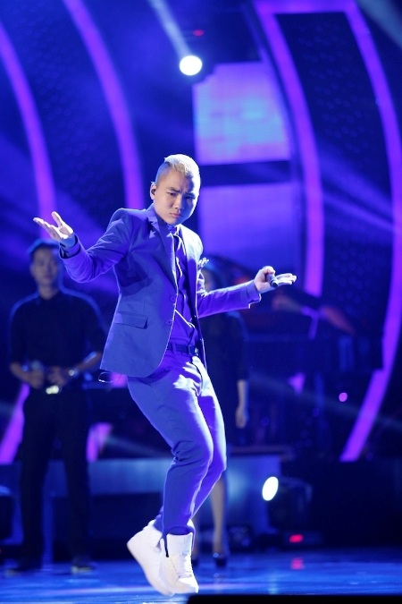 Tiến Việt mở màn tròn trịa với