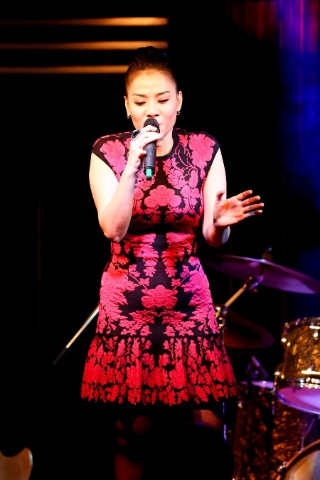 Thu Minh dạy Trúc Nhân “đừng nửa nạc nửa mỡ” - 1 Đây là đêm nhạc cuối cùng của Thu Minh trước khi chị rời Việt Nam 2 tháng