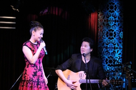 Cả hai đã song ca bài 