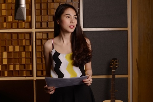 Thủy Tiên hóa “hồ ly tinh” - 7 Khác với trên sân khấu hay trong các MV, Thủy Tiên luôn chọn phong cách giản dị ngoài đời thường