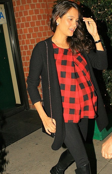 Cô vợ trẻ 35 tuổi của Bruce sắp sinh đứa con thứ hai