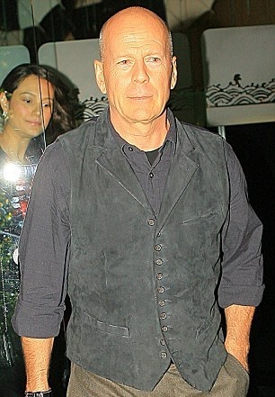 Gương mặt của tài tử Hollywood lộ rõ những dấu vết của tuổi già