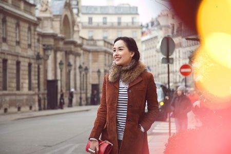 Mai Phương Thúy nổi bật giữa trời Tây - 2 Trí Hòa