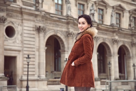 Mai Phương Thúy nổi bật giữa trời Tây - 5 Trí Hòa