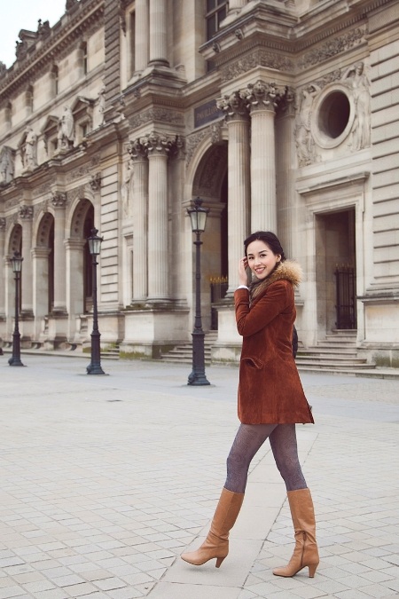 Mai Phương Thúy nổi bật giữa trời Tây - 8 Trí Hòa