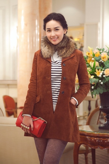 Mai Phương Thúy nổi bật giữa trời Tây - 15 Trí Hòa