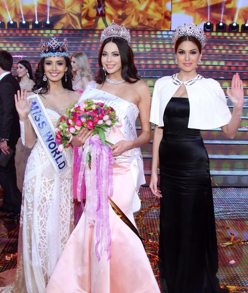 Người đẹp cao 1,79m đăng quang hoa hậu Nga 2014 - 6 Tân hoa hậu Nga chụp ảnh cùng