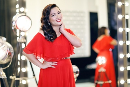 Minh Thùy lột xác hoàn toàn so với trước đây