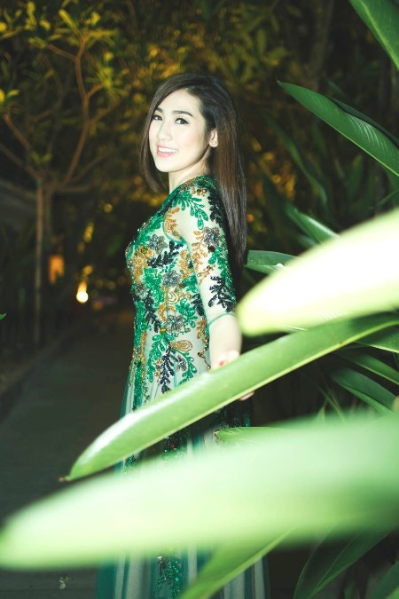 Người đẹp không thích dấn thân quá nhiều vào showbiz