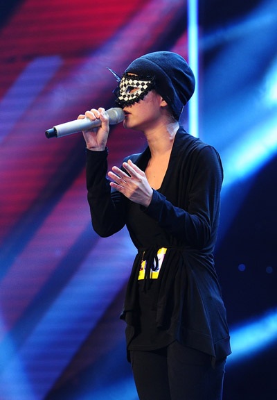 Anh Thúy rút khỏi cuộc thi vì cảm thấy áp lực trước sự chỉ trích của dư luận