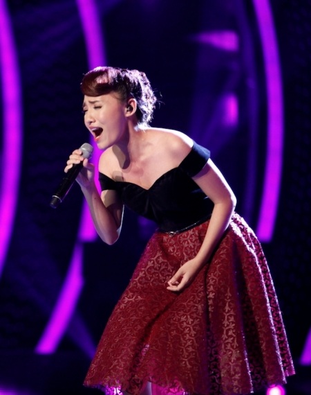 Nhật Thủy hát sing-off với