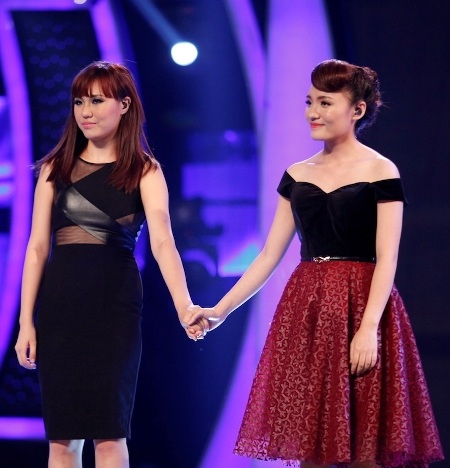 Phương Linh và Nhật Thủy hồi hộp chờ kết quả