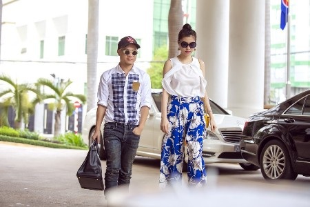 Siêu mẫu Thu Hằng lái xe tiền tỷ “hẹn hò” Đỗ Mạnh Cường - 3 Cả hai cùng nhau đến điểm hẹn