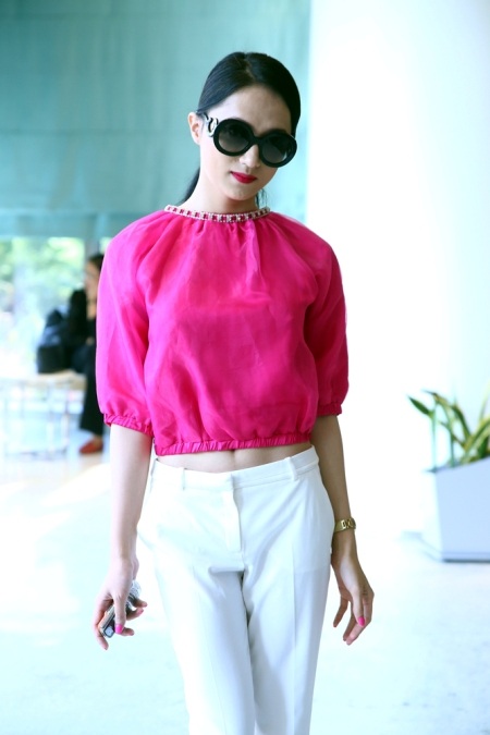 Hương Giang xuất hiện với trang phục đơn giản...