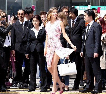 Cô được khán giả Tokyo tiếp đón nồng nhiệt