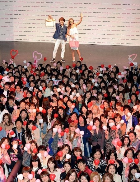 Rất đông khán giả Nhật Bản đến giao lưu với thiên thần Miranda Kerr