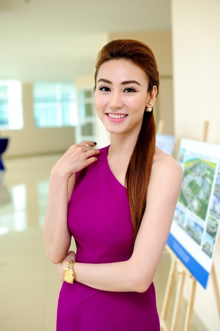 Quán quân Bước nhảy hoàn vũ 2014 lần đầu “khoe” mẹ - 7 Tuy đơn giản nhưng vẫn toát lên vẻ gợi cảm