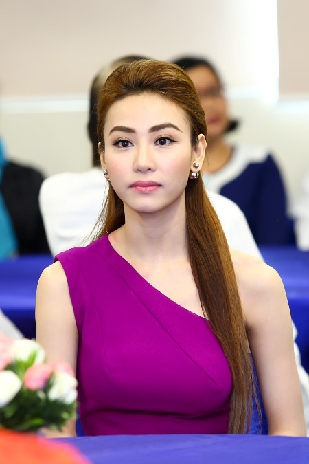 Quán quân Bước nhảy hoàn vũ 2014 lần đầu “khoe” mẹ - 11 Ngân Khánh sẽ thay đổi phong cách âm nhạc của mình trong tương lai