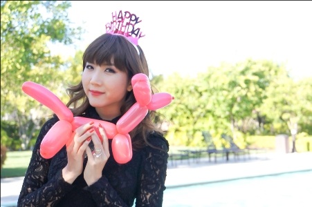Vợ chồng Ngọc Quyên nấu ăn đãi tiệc sinh nhật ở Mỹ - 5 Dù lần đầu tiên đón sinh nhật xa quê nhưng Ngọc Quyên vẫn thấy ấm áp