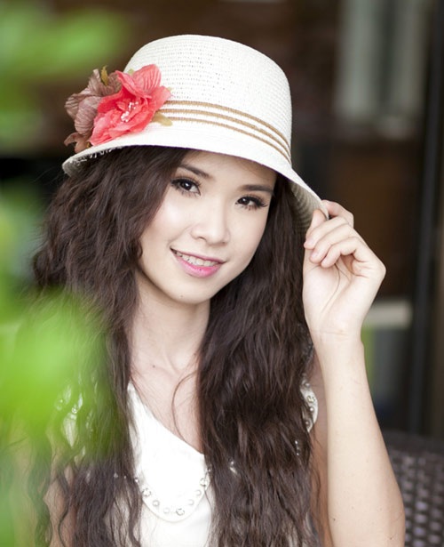 Những cô nàng "đa-zi-năng" của showbiz Việt - 7 Nếu kể tên bài hát mang đậm dấu ấn của Minh Hằng có lẽ khán giả nhớ nhất đến ca khúc