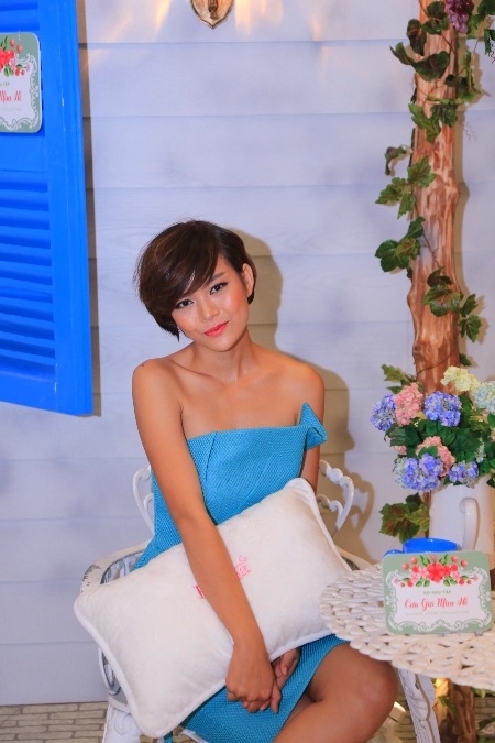 Sau thời gian nghỉ ngơi do tai nạn, Mâu Thủy đã nhanh chóng quay lại với công việc