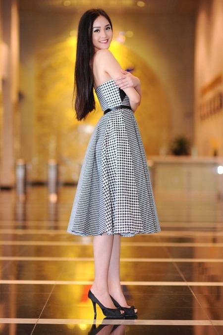 Á hậu Việt Nam 2012 khoe eo thon quyến rũ sau khi giảm cân - 4 Trí Hòa