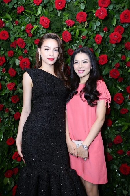 Ca sỹ Lệ Quyên đến chia vui cùng bạn 