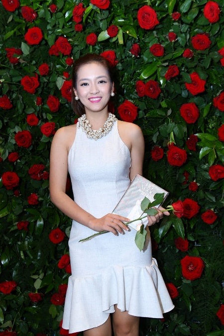 Học trò Đinh Hương đến chia vui cùng huấn luận viên của mình tại Giọng hát Việt 2012