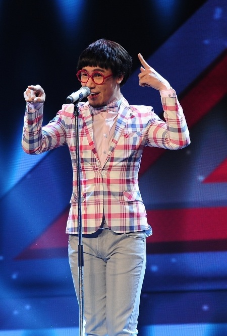 Phong cách hài hước và chiêu trò trên sân khấu có giúp thí sinh giành vé đi tiếp?