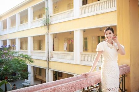 Hoa hậu Ngọc Hân về trường cũ dự “Lễ trưởng thành” - 7 Ngọc Hân cũng dành thời gian tham quan lại trường cũ