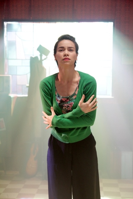 Đó là sự ám ảnh về nỗi đau tình yêu trong quá khứ đến hiện tại của một cô gái mang nhiều tâm sự