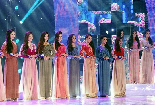 Phần thi áo dài của các thí sinh