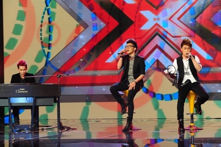 It's time sáng tạo với chiếc loa phóng thanh làm đạo cụ