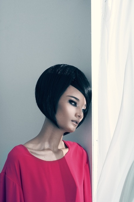 Lê Thúy ấn tượng với phong cách “ma-nơ-canh” - 8 Trí Hòa