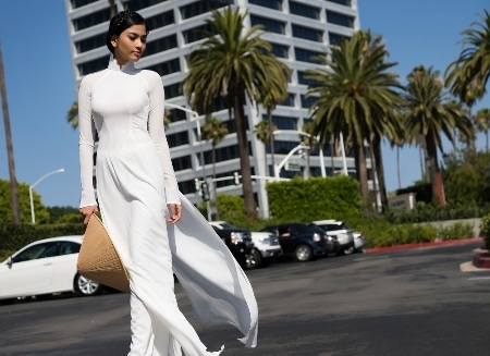 Mời độc giả cùng xem video clip 80 hoa hậu các nước nói tiếng Việt “Xin chào Việt Nam”: