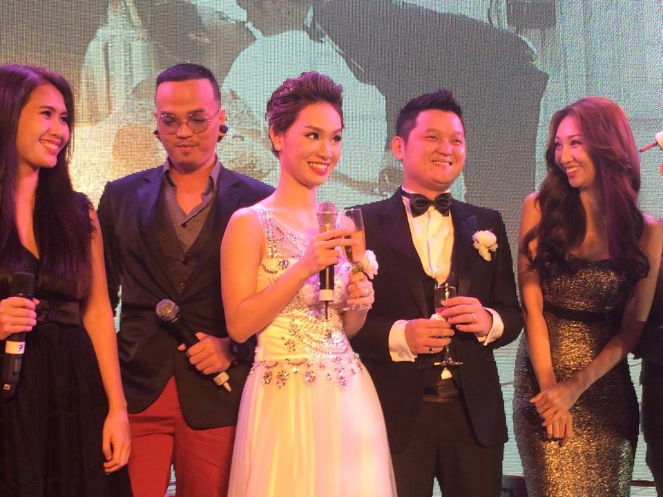 Đây cũng là tiết mục góp vui của các đồng nghiệp trong đoàn phim