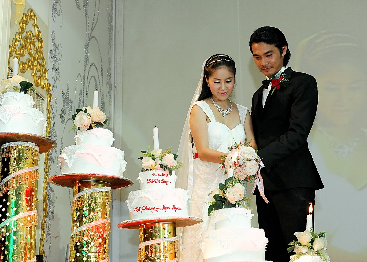 Sau nhiều lần phủ nhận, 3/2012 đám cưới của cả hai đã diễn ra 