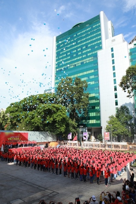 Tất cả cùng chung trái tim vì một Việt Nam hòa bình và vươn cao...