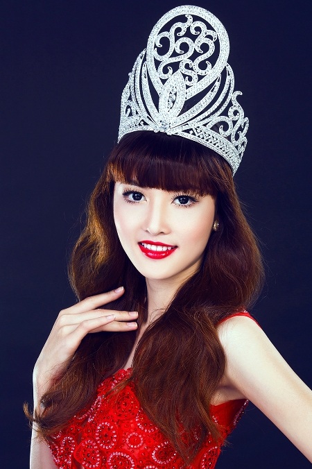 Hoa hậu Triệu Thị Hà: “Ba mẹ muốn tôi dứt khoát tình cảm với cháu trai cô Kim Hồng” - 4 Tuy ba mẹ có lo lắng nhưng vẫn ủng hộ Triệu Thị Hà