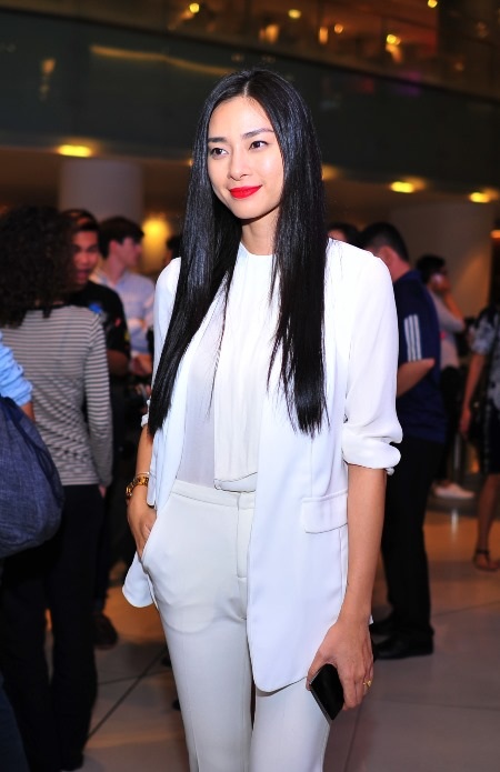 Trương Ngọc Ánh tặng hoa chúc mừng chồng cũ