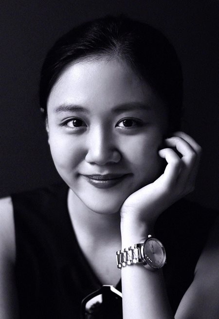 Bộ ảnh trắng đen giàu cảm xúc của Văn Mai Hương