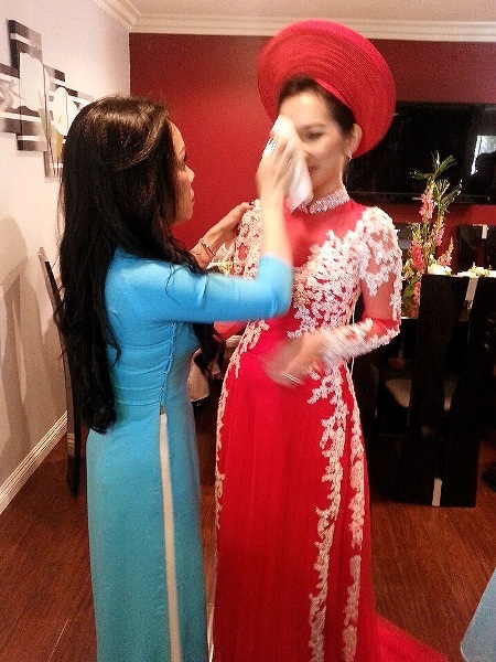 Trong buổi lễ, Việt Hương đã khiến nhiều người có mặt xúc động với lời phát biểu chân thành: