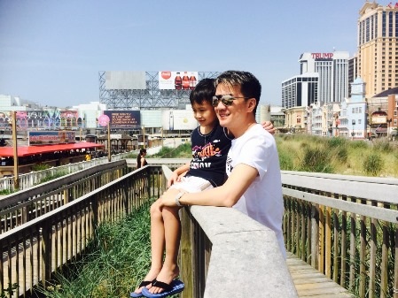 Mr.Đàm mang theo con trai nuôi đi Mỹ
