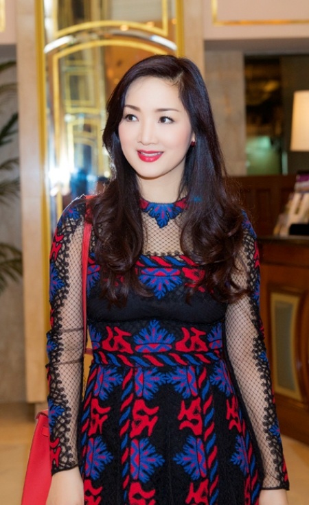 Ngưỡng mộ vẻ đẹp "không tuổi" của hoa hậu Giáng My - 10 Bên cạnh đó, tình yêu dành cho nghệ thuật cũng giúp chị giữ được nét tươi trẻ của mình.