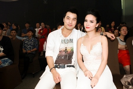 Ưng Hoàng Phúc sẽ có một tiết mục song ca cùng nữ ca sĩ Yến Trang. 