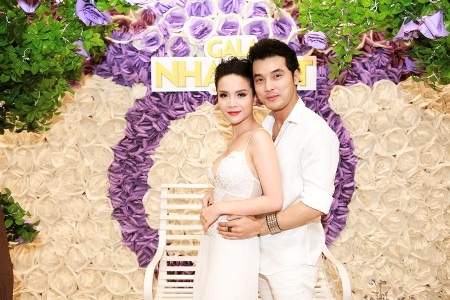 Ưng Hoàng Phúc sẽ có một tiết mục song ca cùng nữ ca sĩ Yến Trang. 