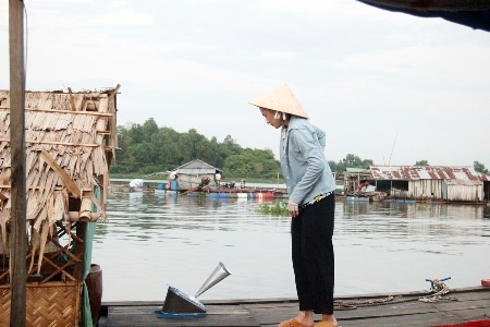Sau thời gian mất tích, Tinna Tình lột xác ngày trở lại