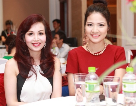 Mai Thu Huyền gợi cảm trong ngày ra mắt "Lạc giới" - 7 Hoa hậu Diệu Hoa và Trần Thị Quỳnh giản dị xuất hiện trong buổi ra mắt.