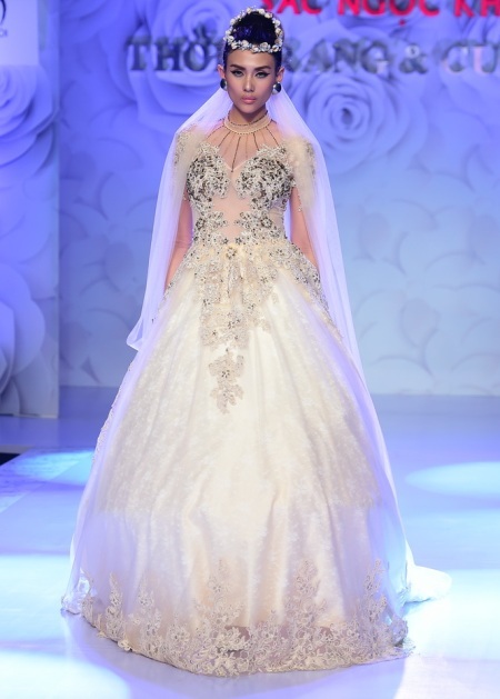 Siêu mẫu Hoàng Yến tái xuất trên sàn diễn thời trang